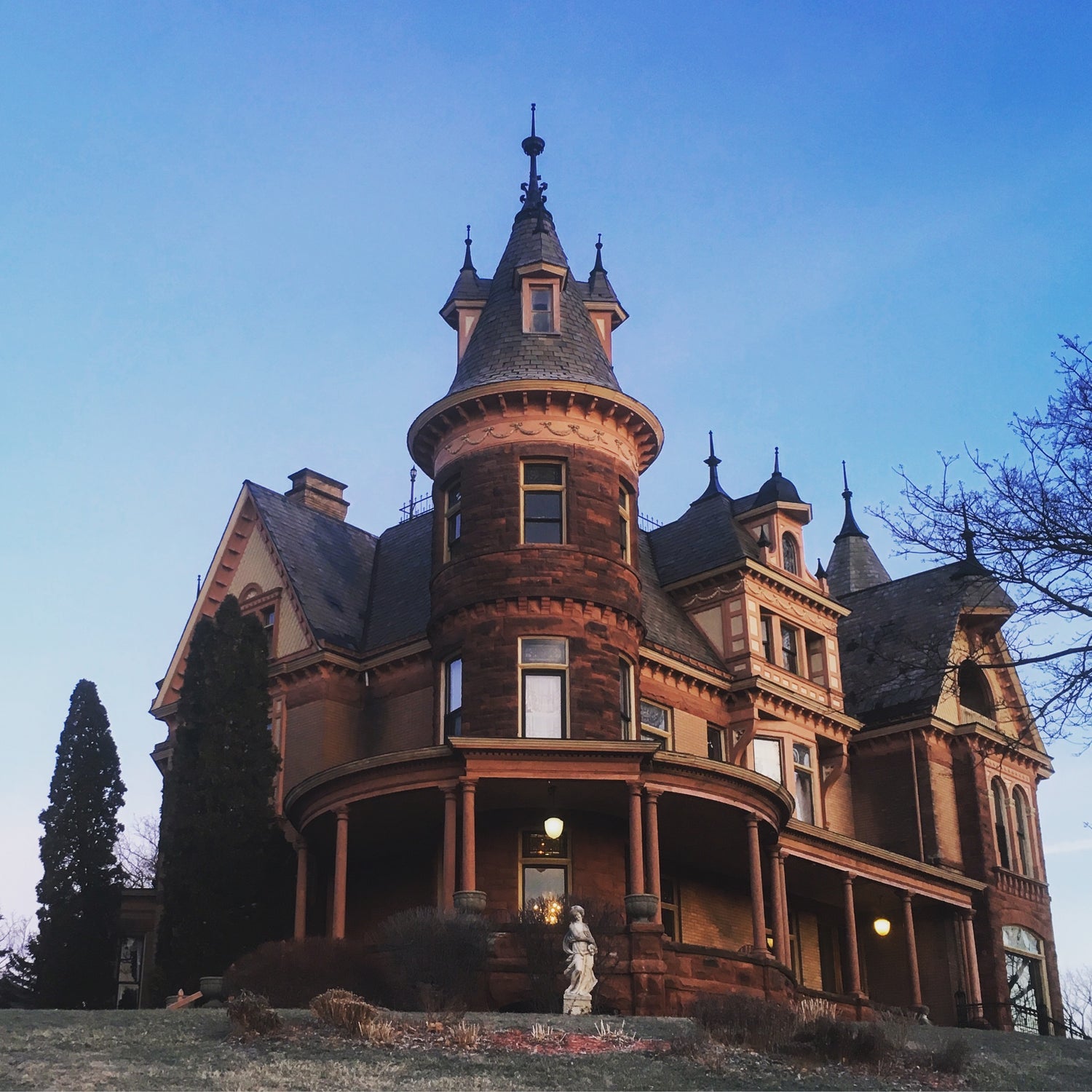 Holiday Dinners at Henderson Castle